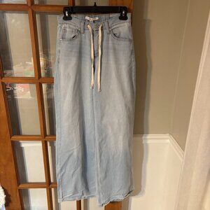 Celebrity Pink Juniors wide-leg denim jeans with a drawstring waist SZ: 3/26